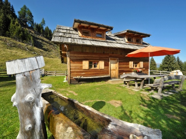 Kleine Berghutte Oberhalb Des Ortes Millstatt In Osterreich